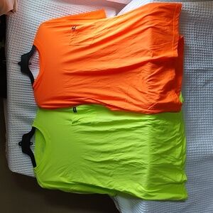 Dickies work tee one orange and one green 2XL